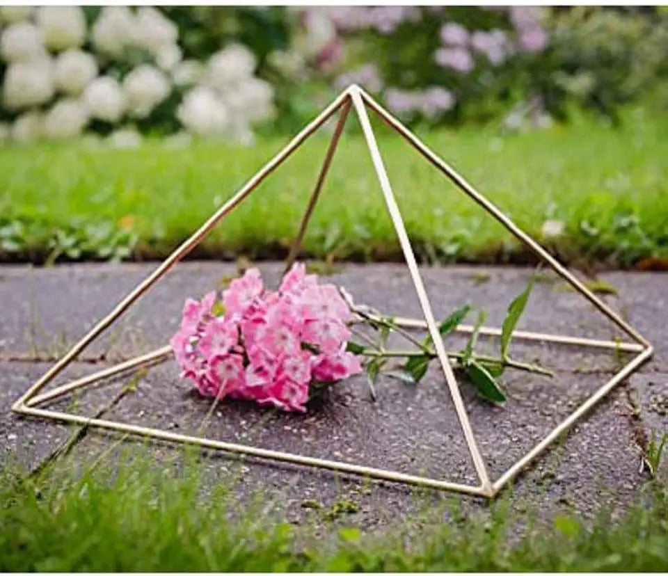 Copper Meditation Pyramid Energy Emitter Quartz Vogel Crystal R817