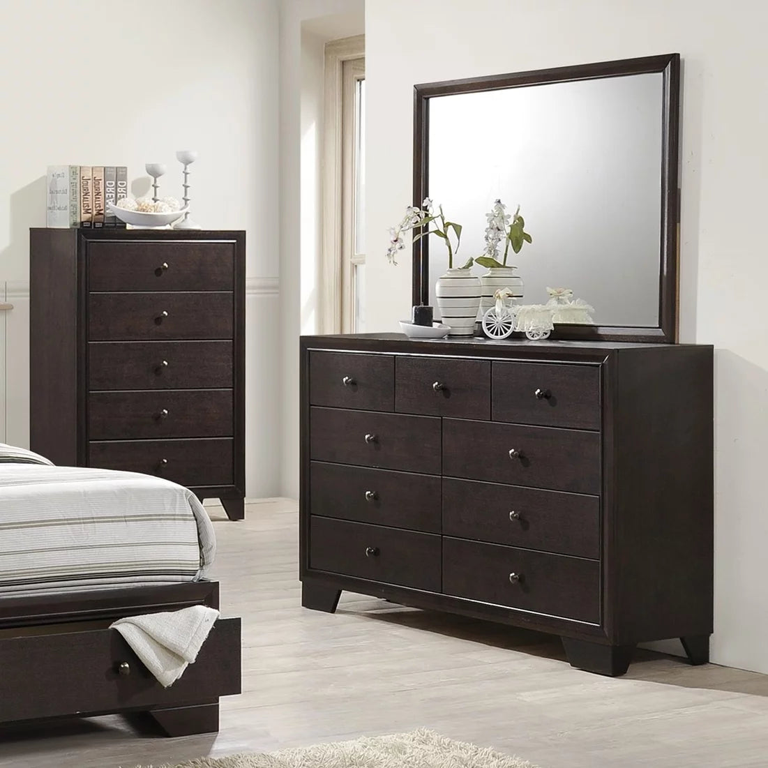 Queen Size 4pc Bedroom Furniture Set T54180