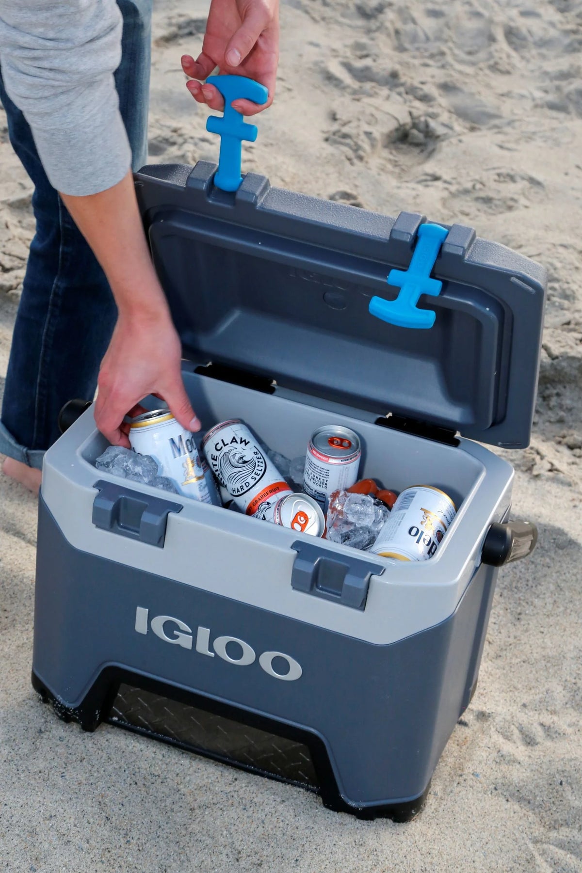 25 Quart Insulated Cooler T764555