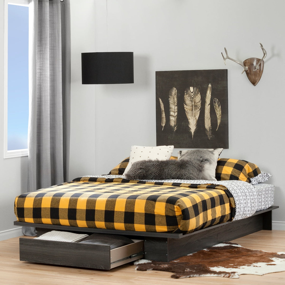 Pure White Platform Bed With Drawer M597
